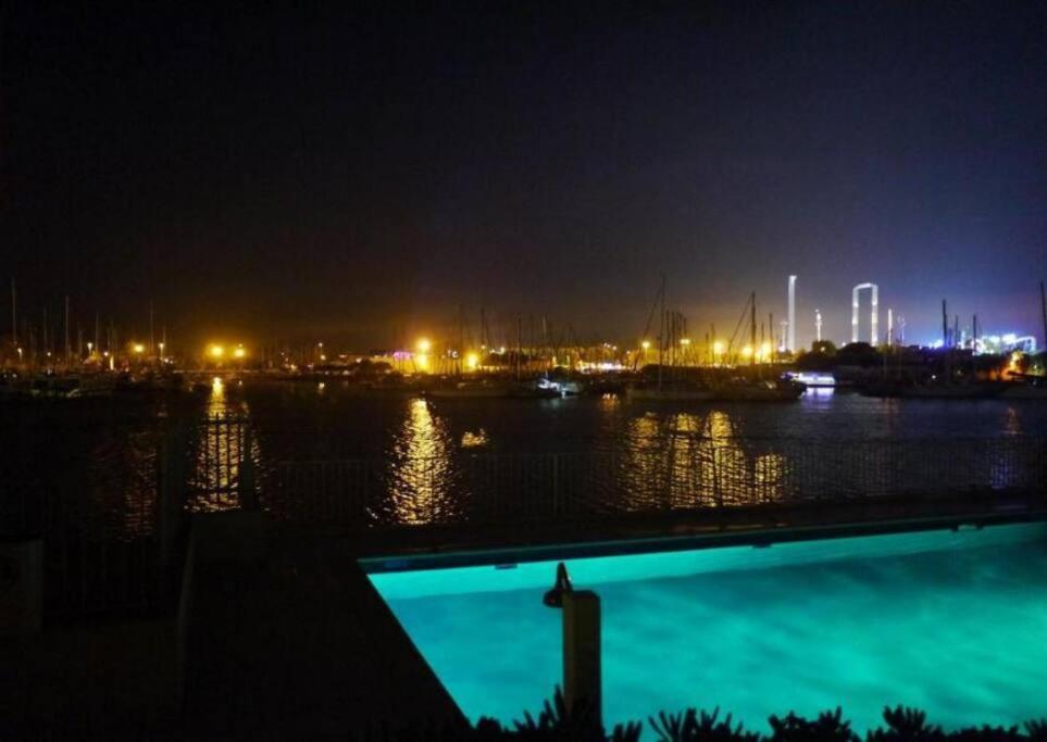 אגדה Appartement Avec Balcon, Vue Mer, Piscine, Parking מראה חיצוני תמונה